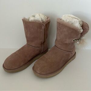 UGG  Irina Boot with Swarovski crystals Pin Closure in Dusk Blush Pink size 7